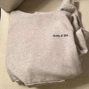 Sporty & rich grey hoodie!! Size M never worn!